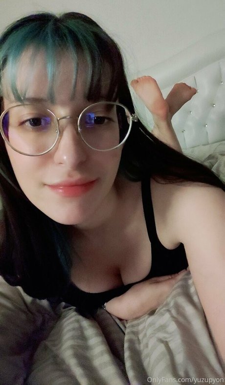 yuzupyon 裸のポルノスター 画像