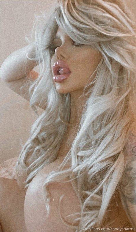 裸の熟女オンリーファンズ ヌード ギャラリー