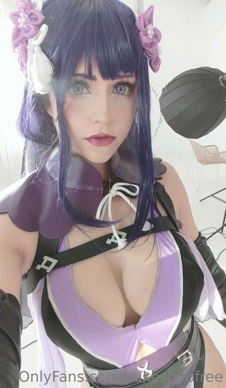 ポーグエボニーオンリーファンズ ヌード 画像