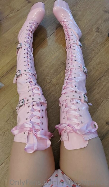 巨尻オンリーファン 裸 写真