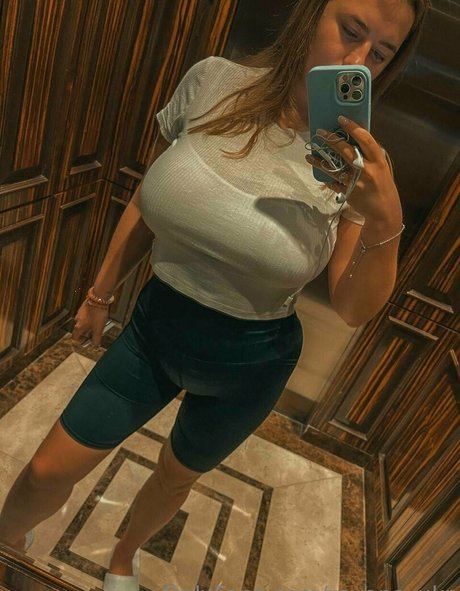 rayana ukr ポルノスター 独占 ギャラリー