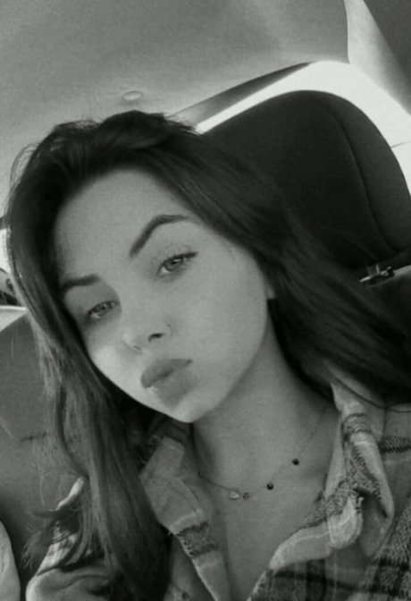 Wiktoria Bystron アダルト女優 ギャラリー