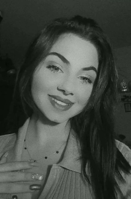 Wiktoria Bystron 独占ポルノスター 写真