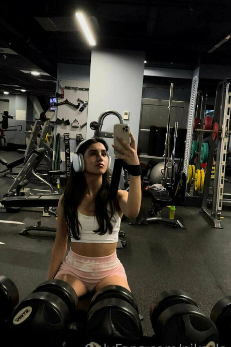 nika la 独占モデル 写真