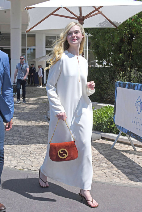 巨大な天然おっぱいオンリーファンズ セクシーヌード ギャラリー