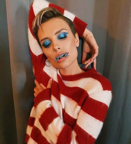 ポニーテールオンリーファンズ えろ 写真