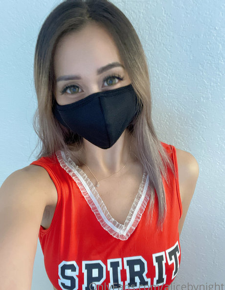 alicebynight 裸のスター ギャラリー