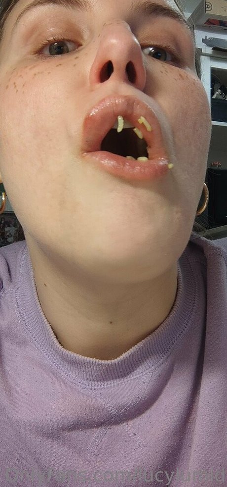 ポニーテールオンリーファンズ 美しいヌード 画像