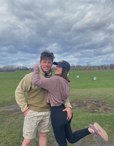 ティーンランジェリーOnlyFans えろた 写真