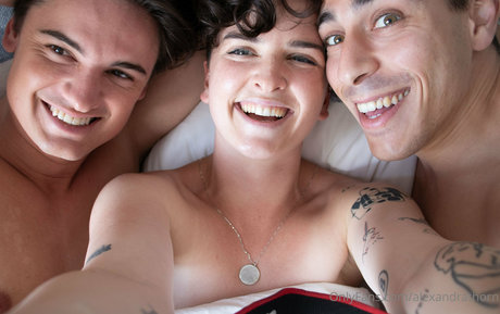 alexandrathorn アートモデル 画像