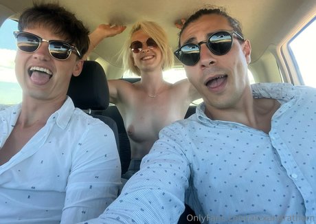 alexandrathorn セックスポルノスター 画像