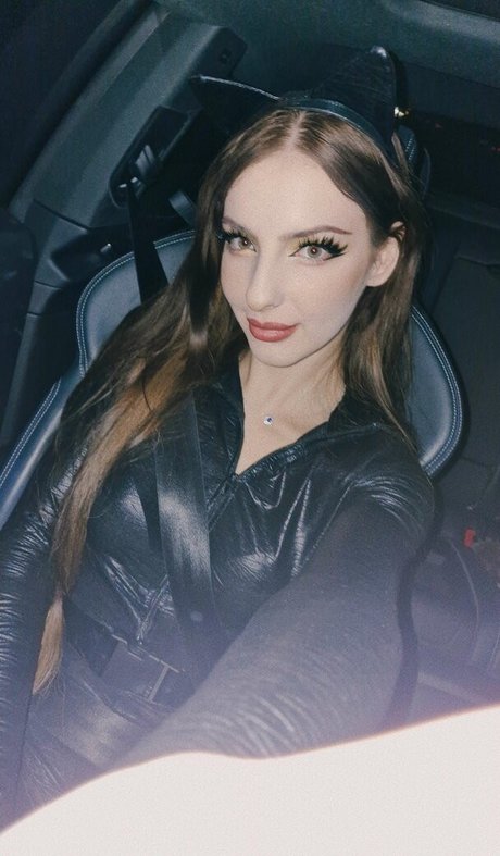 Grimoire エロティックモデル 画像