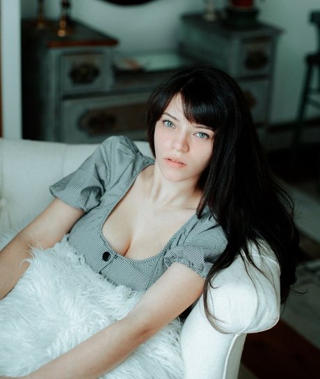 Brittany Venti XXXモデル 画像