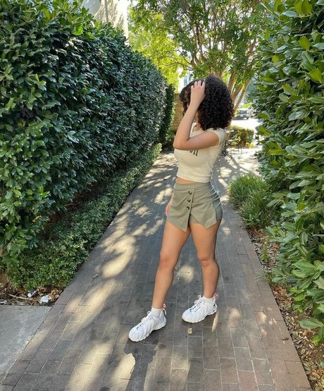 太めのブロンドオンリーファンズ HD ギャラリー