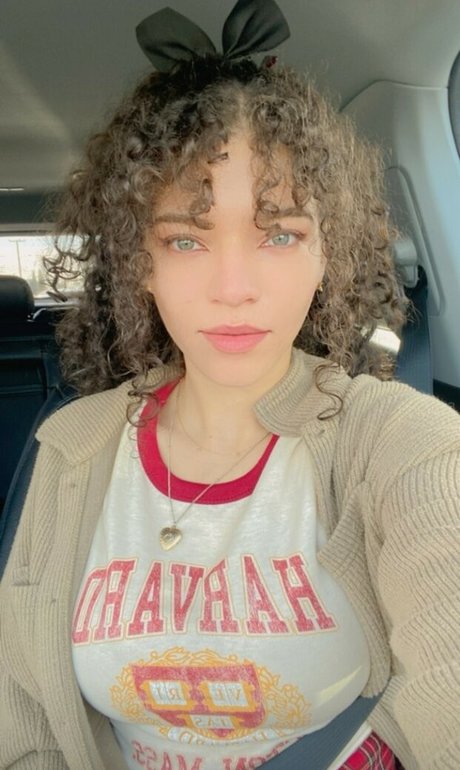 アマチュアヌードオンリーファンズ セクシーヌード 画像