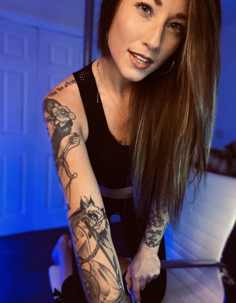 ゲイアナル舐めオンリーファンズ 美しいヌード 写真