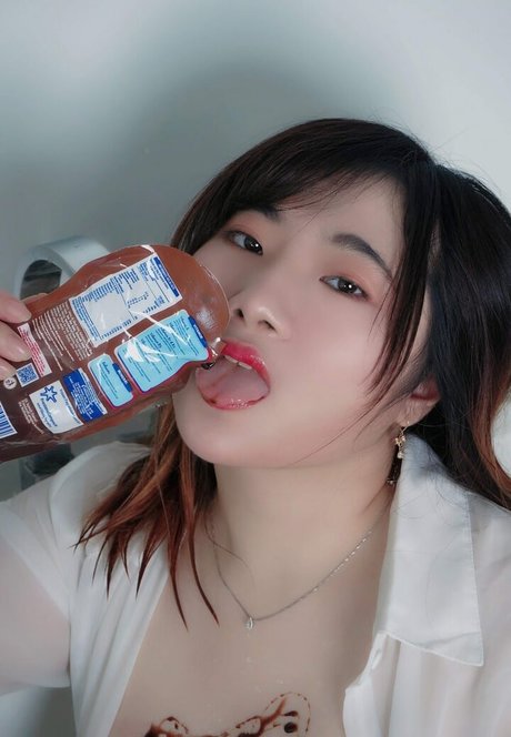 甘いおまんこオンリーファンズ ホットセクシー 写真