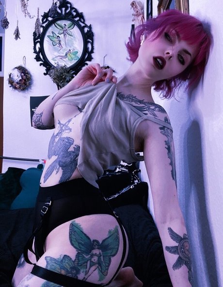 妊娠中のアジア人オンリーファンズ ポルノグラフィック 画像