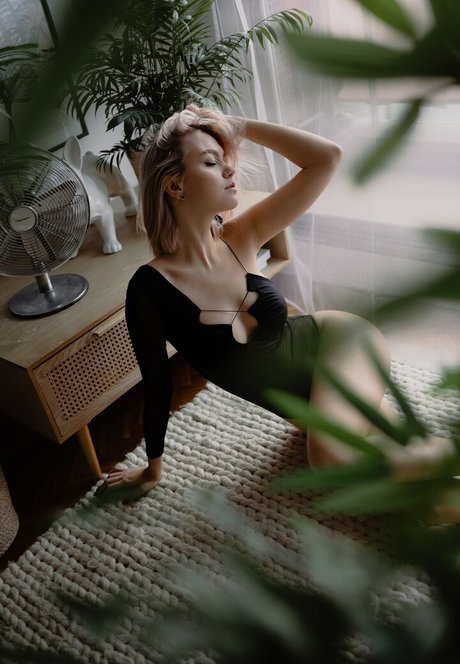 異人種間乱交OnlyFans セクシーヌード ギャラリー