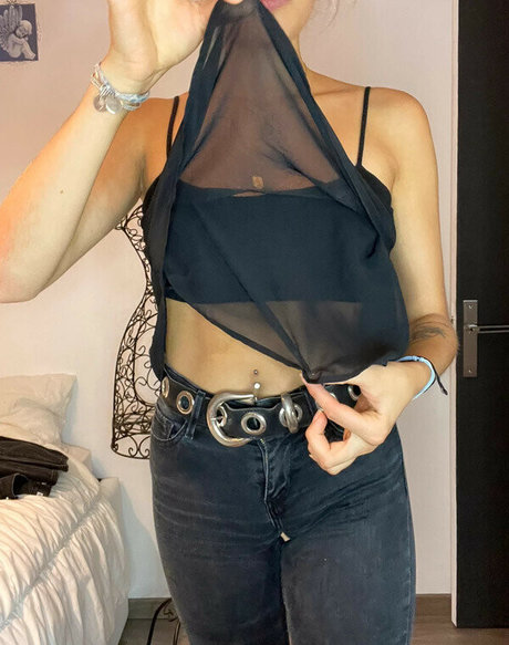 AlaiaJeanneau ポルノスター ヌード 写真