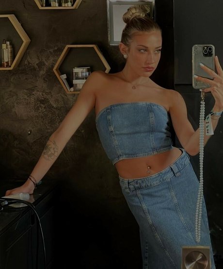 AlaiaJeanneau 美しいスター アーカイブ