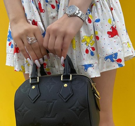 Ava Max XXXモデル アーカイブ