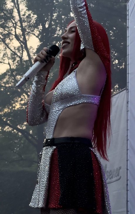 Ava Max ポルノスター 高品質 写真