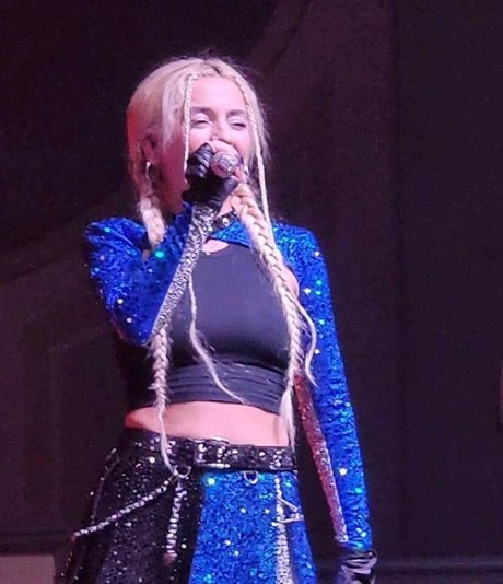 Ava Max 無料のスター 写真