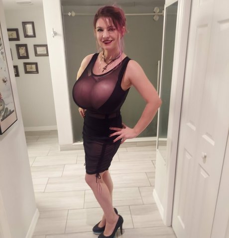 chimeracostumes セクシーモデル 写真