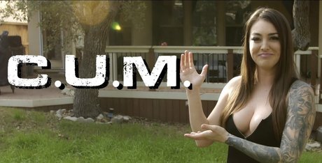 ゴスオンリーファンズ セクシー 写真