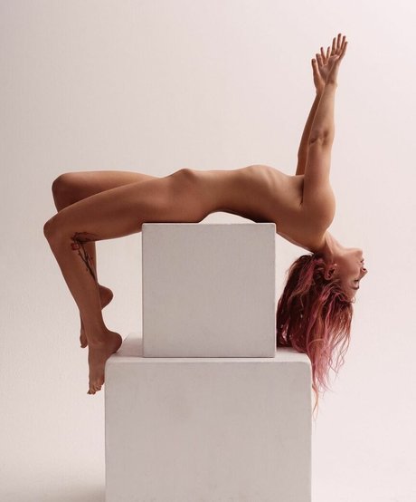 Eliza Grace xxxモデル 写真