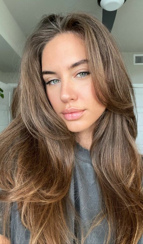 ゴス3P OnlyFans ホットヌード 画像