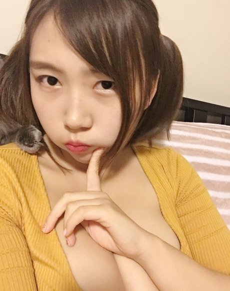 大きな黒い猫OnlyFans ホットセクシー 写真