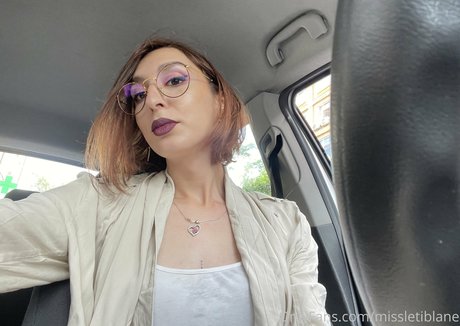 MissLetiBlane アダルトモデル 写真