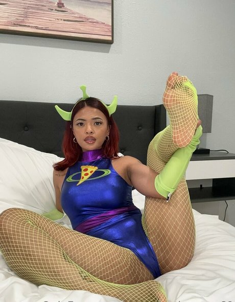 Ruby Jhane スター 写真