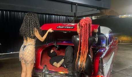 AZZY ポルノスター 無料 写真