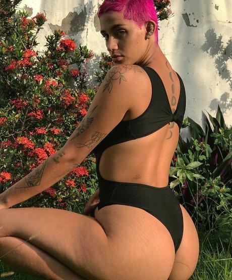 AZZY アダルト女優 写真