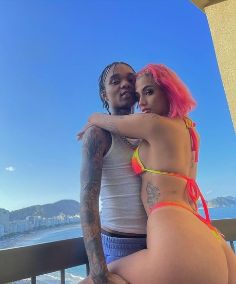 AZZY かわいいポルノスター ギャラリー