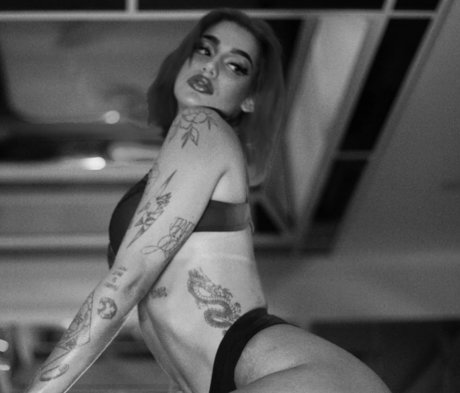 AZZY ポルノスター 画像