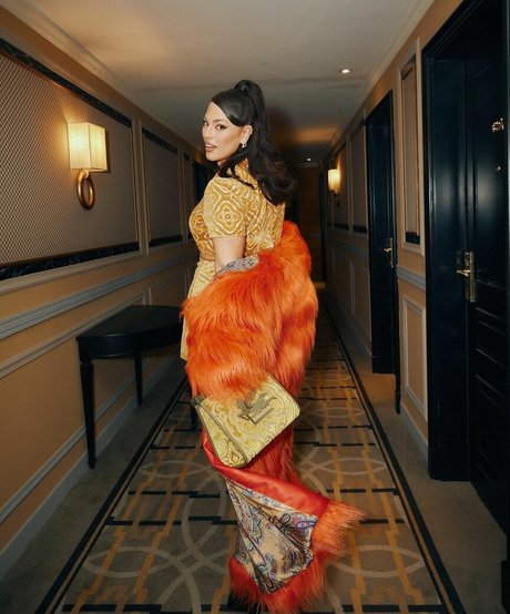 POV 熟女 オンリーファンズ アート裸 ギャラリー