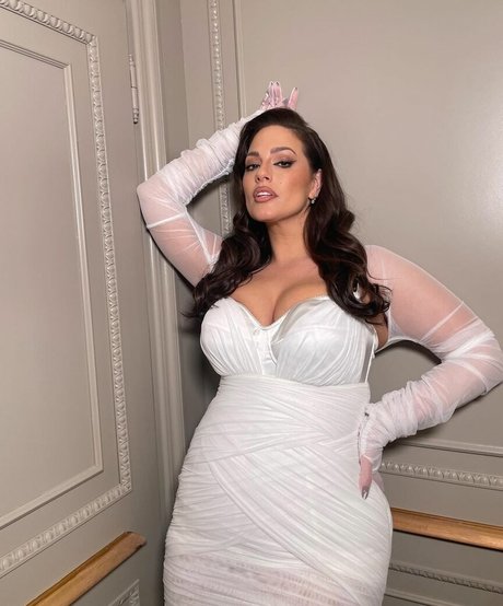 Ashley Graham ポルノスター 素敵 写真