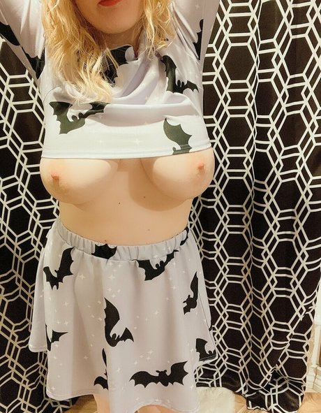 痩せたアジア人ティーン OnlyFans ホット 画像