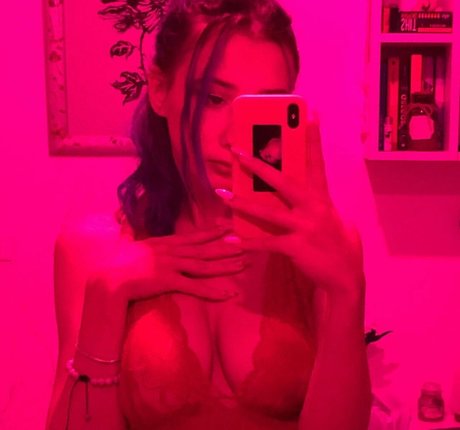 クーガーオンリーファンズ 無料セックス 写真