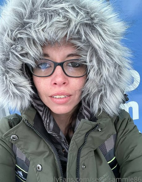 ミニドレス OnlyFans アートポルノ 写真