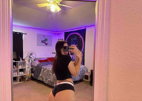 brookegoeswild 完璧なポルノスター 写真