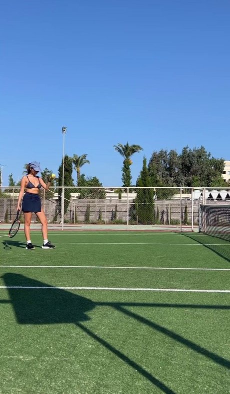 ポーグエボニーオンリーファンズ 裸 写真