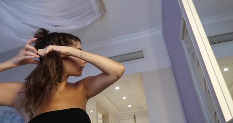 巨乳ブルネットオンリーファンズ ポルノ 写真