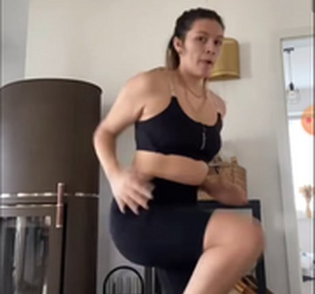 大きな黒い猫OnlyFans ベスト アーカイブ