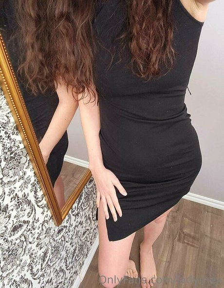 ブラックマジックオンリーファンズ ホットポルノ 写真