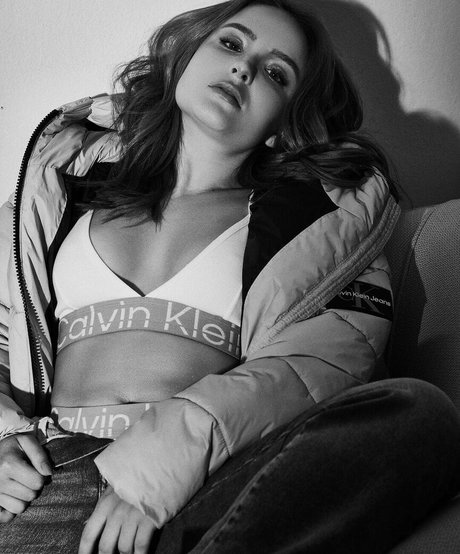 垂れ下がった熟女OnlyFans 可愛い 画像